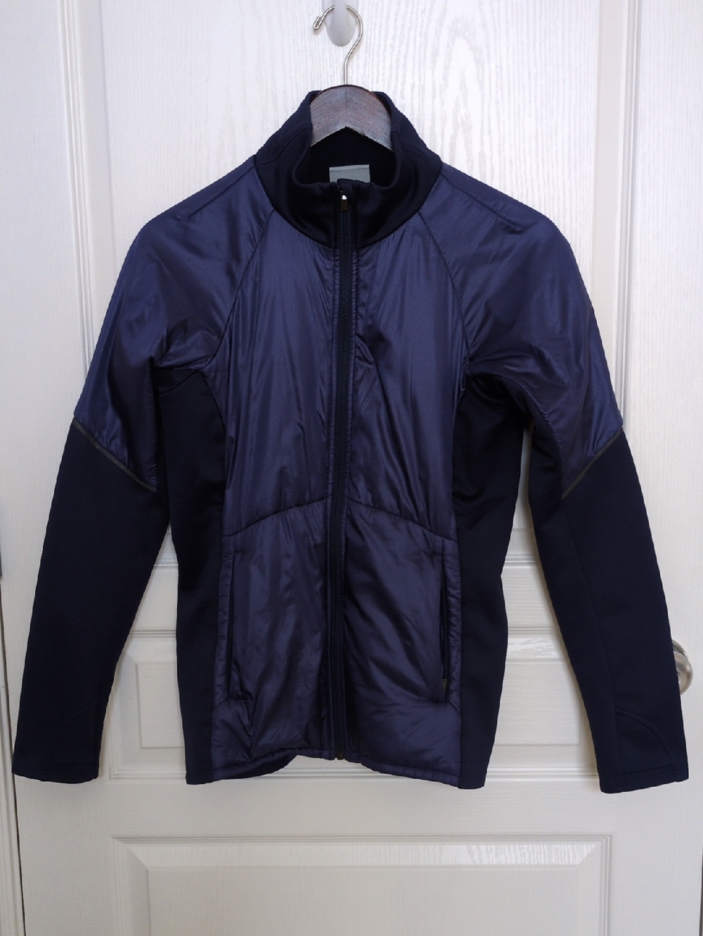 Athleta Navy Lightweight Insulated Running Jacket